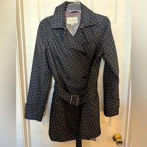 Banana Republic Navy and White Polka Dot Women's Trench Coat - Size M